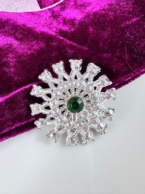 Vintage Silver Snowflake Brooch with Emerald Green Center